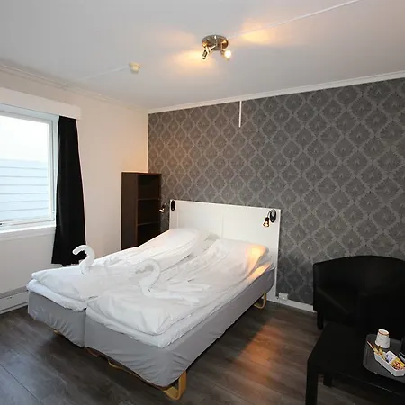 City Hotel Bodo 2*